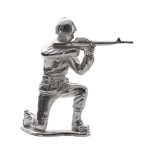 Load image into Gallery viewer, 1.2 Oz Riflemen Silver Army Men
