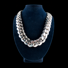 Load image into Gallery viewer, MetalStacks .9999 Handmade Kilo Chain - 24 Inch - 1000 Grams - .999 Pure Silver
